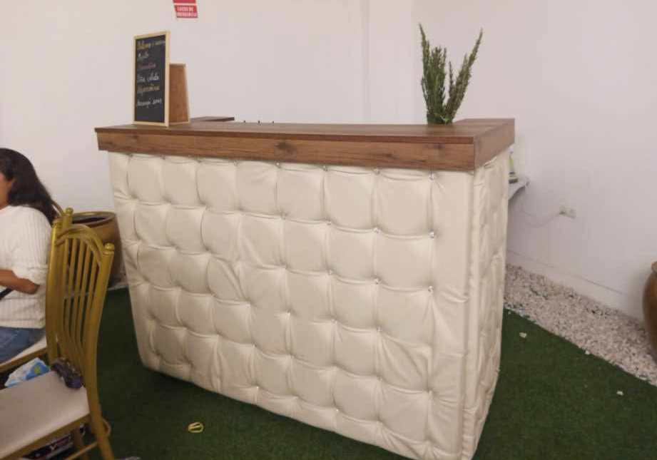 Barra para cocteles blanca